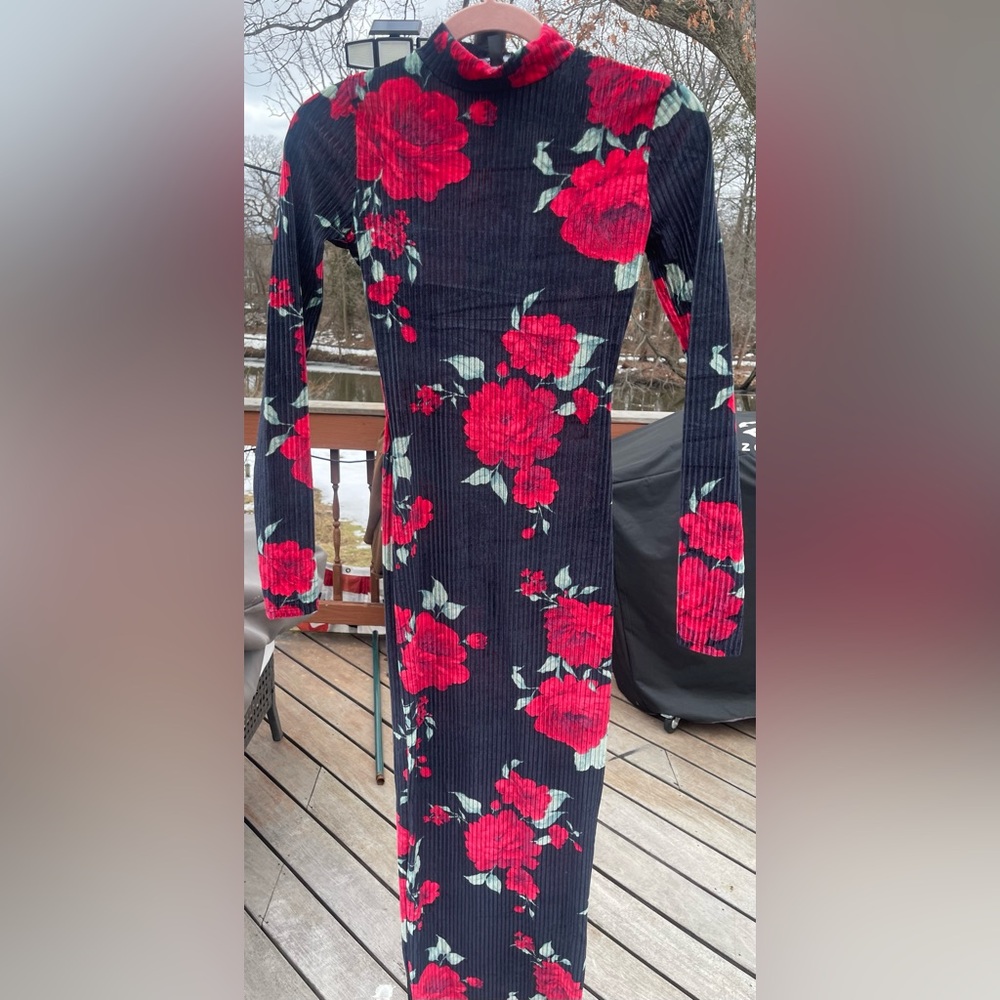 Fashion Nova Black and Red Floral Long Sleeve Dress
